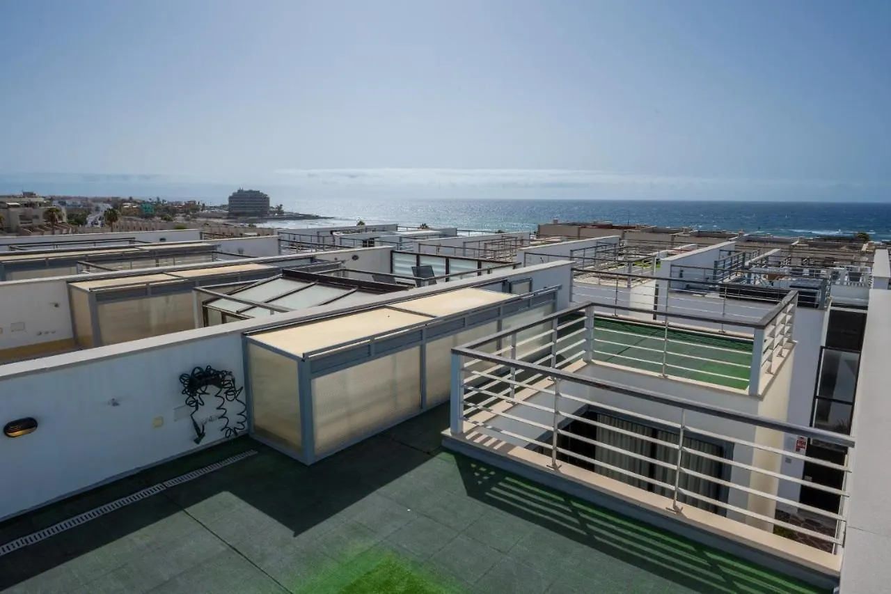בית נופש הוילה אל מדאנו Pink Waves House